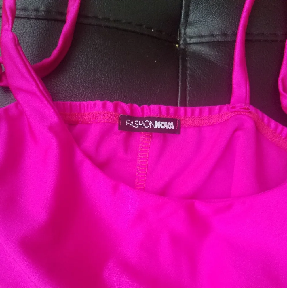 Women pink Jumpsuit Fashion Nova size  Medium preowned - Picture 5 of 5